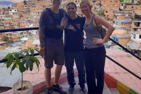 Medellín Comuna 13 Tour, Premium Experience Comuna 13 Medellín Tour, Premium Experience