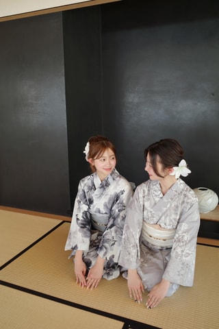 Kanazawa: Family-Friendly Kimono& Yukata Experience at WARGO