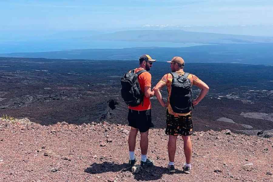 Bezwinge den Vulkan Sierra Negra! Expedition zu den Lavafeldern