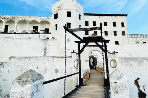 Accra, Cape Coast and Elmina Guided Tour