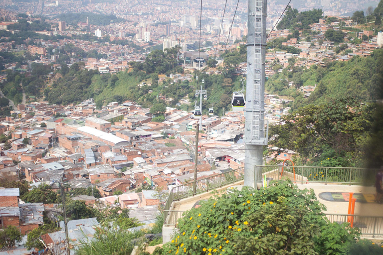 Medellín: Comuna 8 Transformation & Urban Coffee Farm Tour
