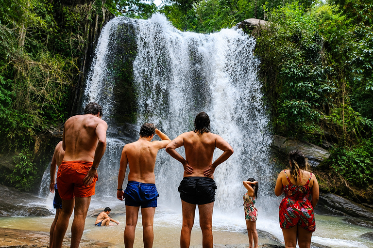 Chiang Mai: Bamboo Rafting, Waterfall & Temple Tour