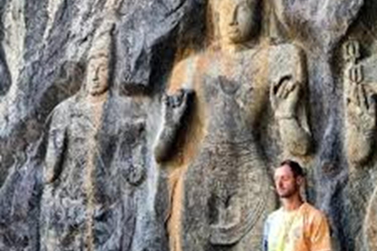 Tissamaharama To Ella Transfer with Waterfalls & Temple