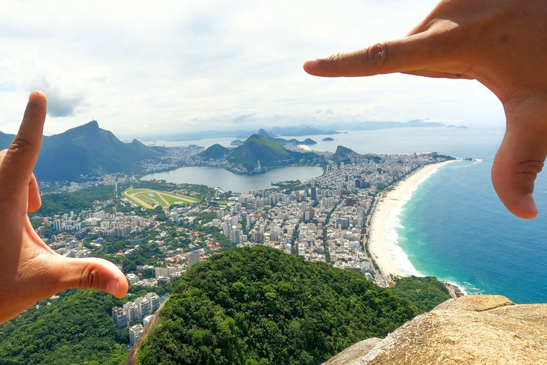 Rio de Janeiro : Randonnée des Deux Frères, la plus belle vue de RioSentier des Deux Frères à Vidigal, la plus belle vue de Rio