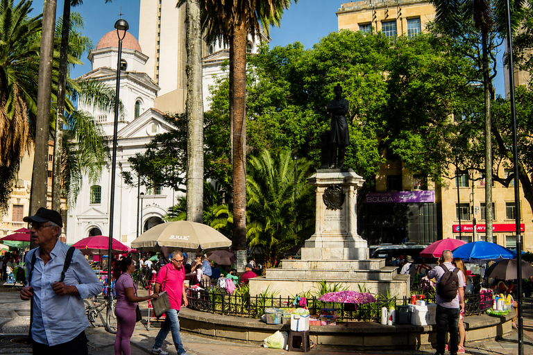 Downtown Medellín: Botero, Art, Markets & Local Snacks