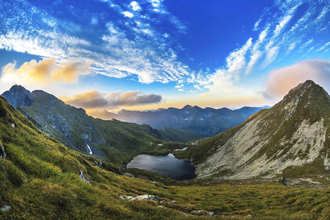Romania: 3-Day Carpathian Mountains Hiking Tour