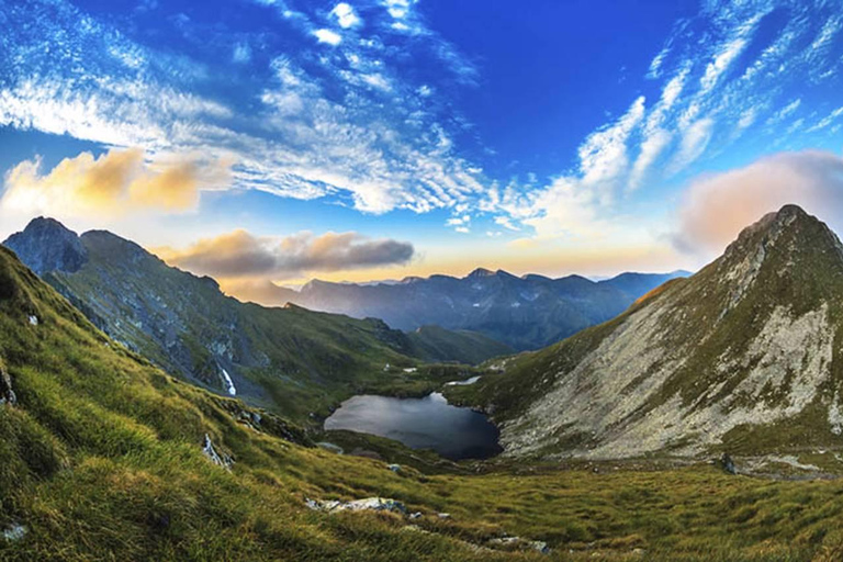 Romania: 3-Day Carpathian Mountains Hiking Tour