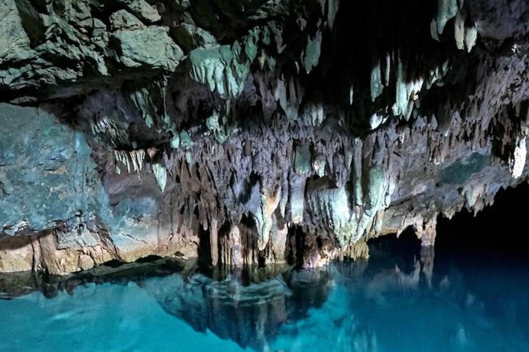 Labuan Bajo: Rangko Cave Tour with Natural Pool Swim