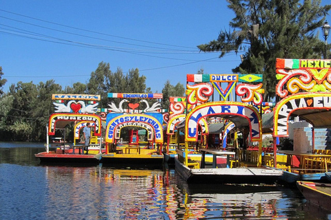 Découvrez la magie de Xochimilco, Coyoacán et l'UNAM lors d'une visite culturelle unique.Découvrez la magie de Xochimilco, de Coyoacán et de l'UNAM lors d'une visite culturelle