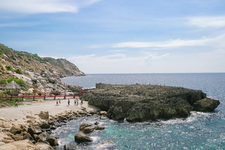 Ninh Thuan: Vinh Hy Bay and Craft Village 3-day Tour