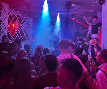 Atenas Bar Crawl : Verano Desquiciado de Psirris