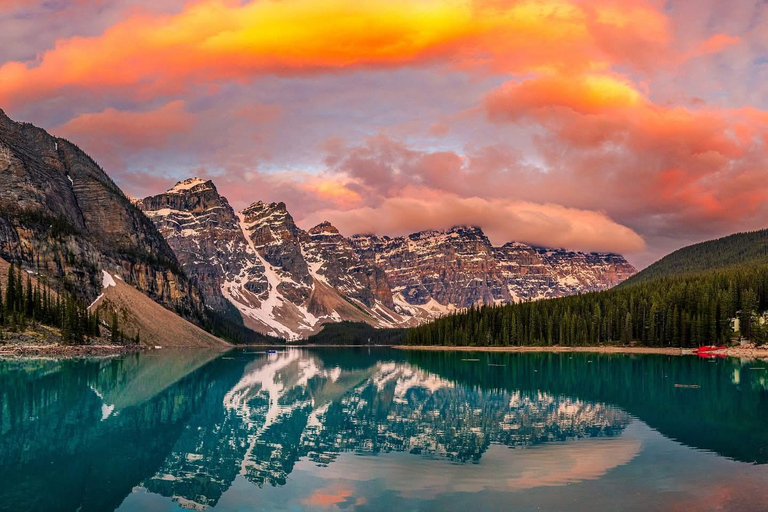 Canmore/Banff: Sunrise Moraine Lakes & Louise Adventure Tour