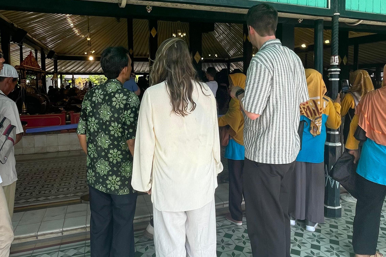 Yogyakarta: Sultan Palace and Water castle Guided Tour Water castle Guided Tour