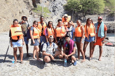 Wyspa Santiago: wycieczka łodzią do Aguas BelasWyspa Santiago: Wycieczka łodzią do Aguas Belas