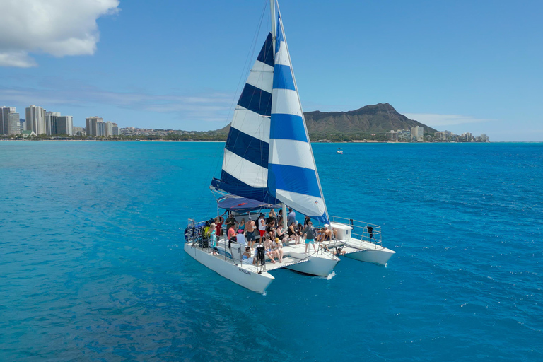 Waikiki: Sail and Turtle Snorkel Experience
