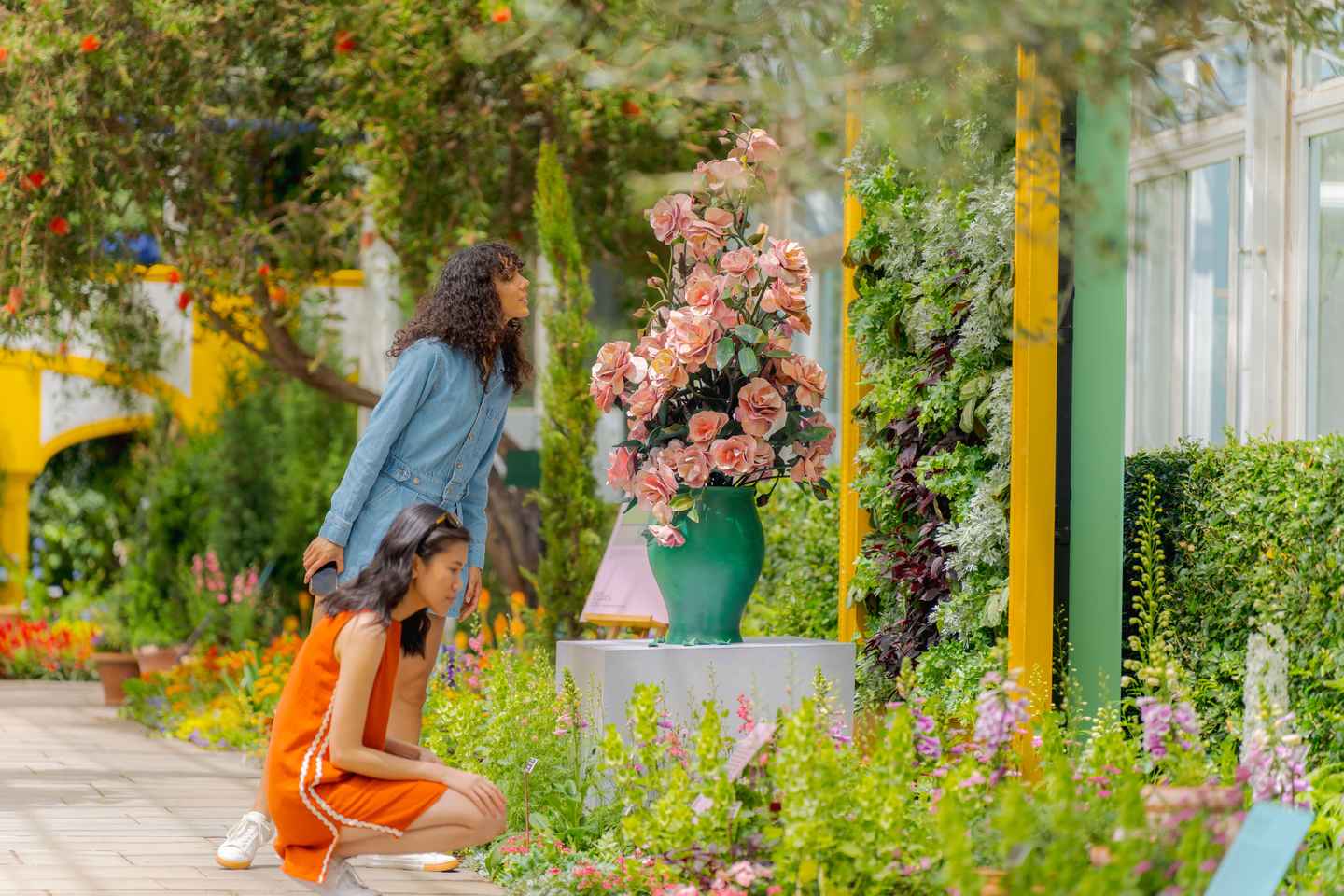 stroll around new york botanical garden