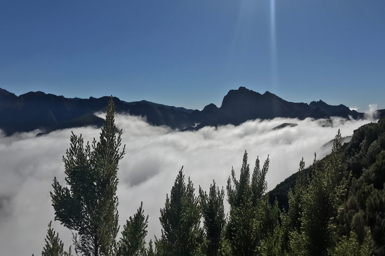 Madeira: Guided Peak Crossing: Pico do Arieiro to Pico Ruivo