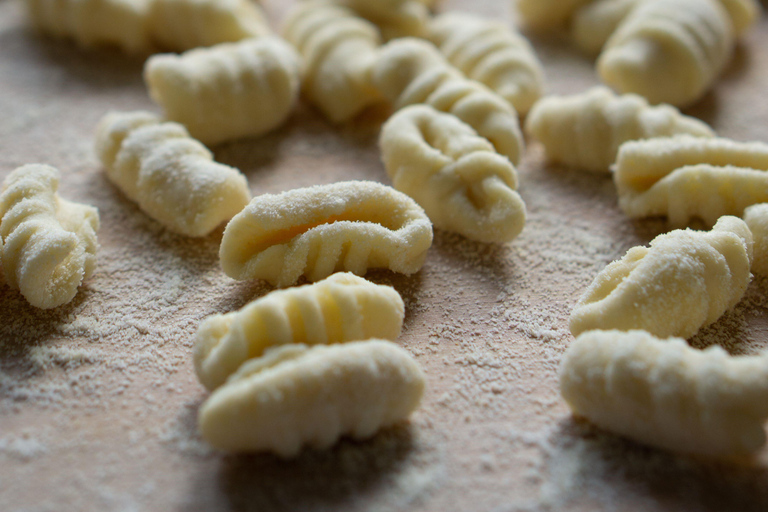 Martina Franca: Masseria Tour with Pasta & Mozzarella Class