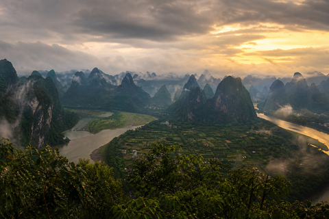 Guilin/Yangshuo: Xianggong Hill Tour & Intercity Transfer Yangshuo Round Trip: Xianggong Hill Tour