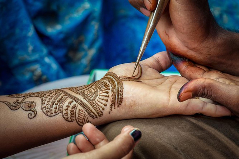 Be a Bedouin for a Day: Crafts, Dress, Henna & Stargazing
