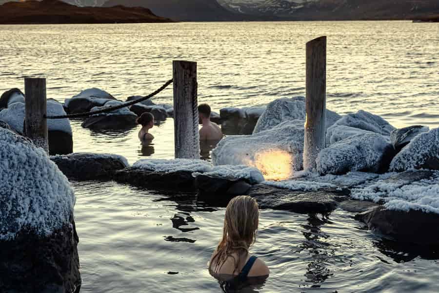 Von Reykjavik aus: Hvammsvík Hot Spring mit Transport. Foto: GetYourGuide