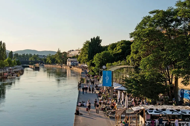 Vienna: City Highlights E-Bike Tour
