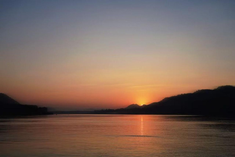 Guangzhou to Yangshuo Guided Day Trip by Train