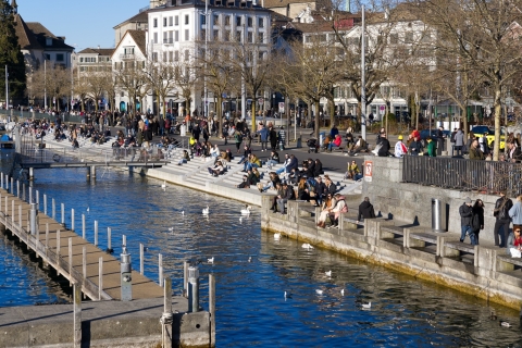 Zürich: geleide wandeling van 2 uur door oude stadEngelse & Duitse rondleiding - houders van een Zürich Card