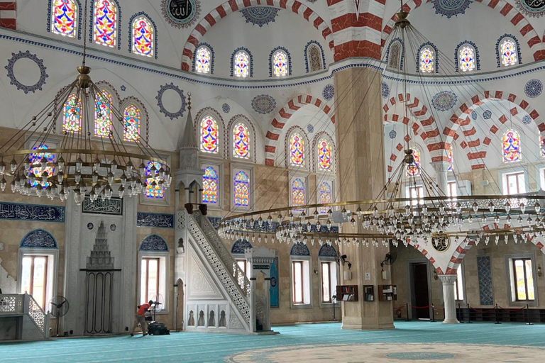 Accra Walking Tour: Nima, Culture, Gems & National Mosque