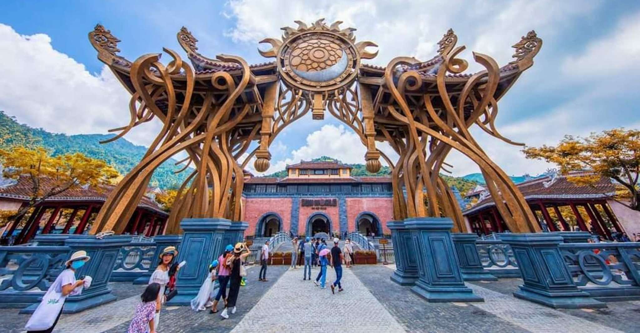 Hoi An, Golden Bridge - Bana Hills Fullday en voiture privée - Housity