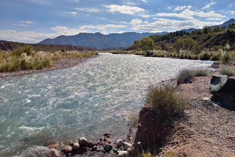Flavors and wellness: wines, hot springs and gastronomy in Mendoza