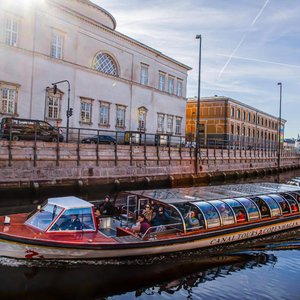 Copenhagen: Canal Cruise with Guide