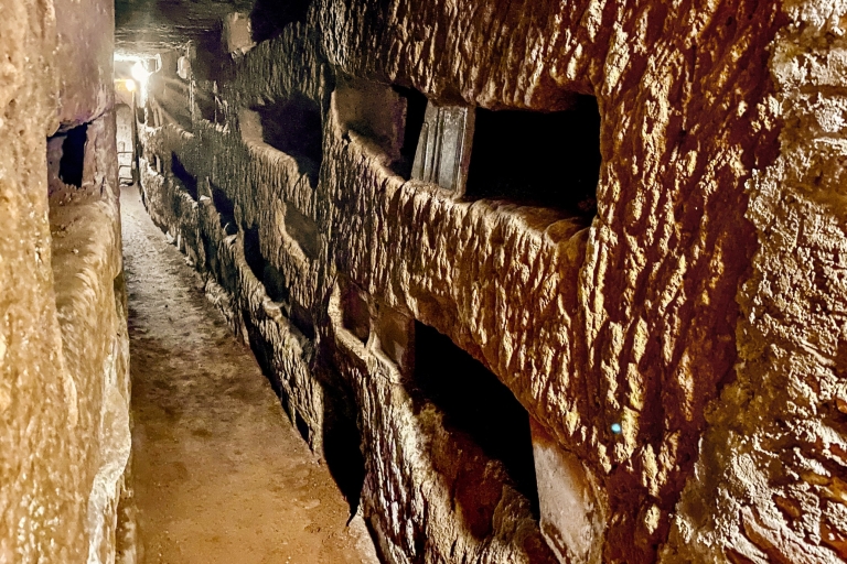 Rome : visite semi-privée des catacombes romainesVisite en petit groupe en allemand - 14 participants max.