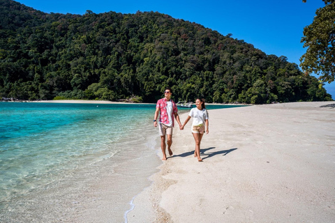 Khao Lak : Excursion de plongée en apnée dans les îles Surin avec le village Moken