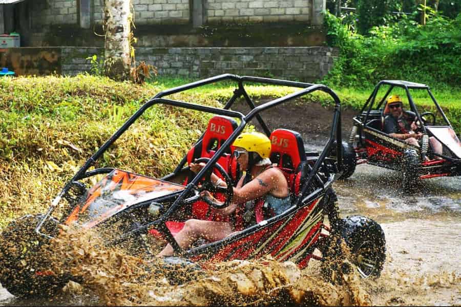 Ubud: Off-Road-Buggy-Abenteuer mit Höhlenstrecke. Foto: GetYourGuide Ubud: Off-Road-Buggy-Abenteuer mit Höhlenstrecke. Foto: GetYourGuide