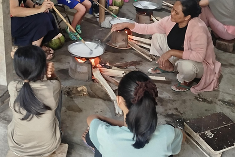 Lombok: aprende la forma tradicional de elaborar aceite de coco.Lombok: aprende la forma tradicional de elaborar aceite de coco