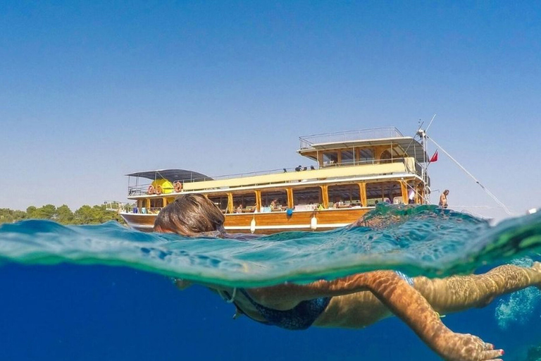Antalya: Ontspannen boottocht met lunch naar de Duden watervalOntmoeting op de boot