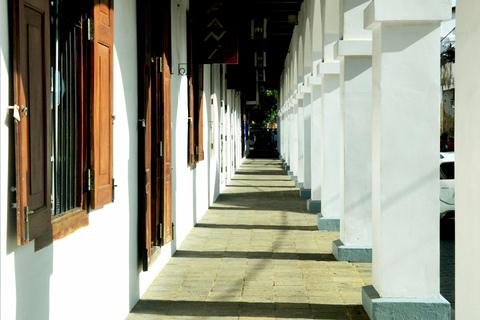 Galle: Fort Walking Tour with Local Guide + Lunch