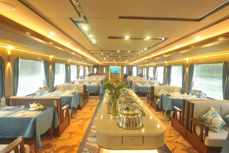 Guilin: 4 Star Luxury Li River Cruise with Buffet Lunch Lower Deck Seat