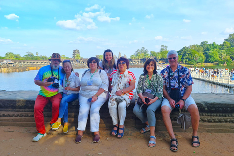 Siem Reap: Taxi privado a Angkor Wat y Pequeño Circuito