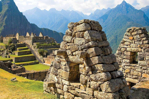 From Sacred Valley: Pisaq and Ollantaytambo + Machu Picchu