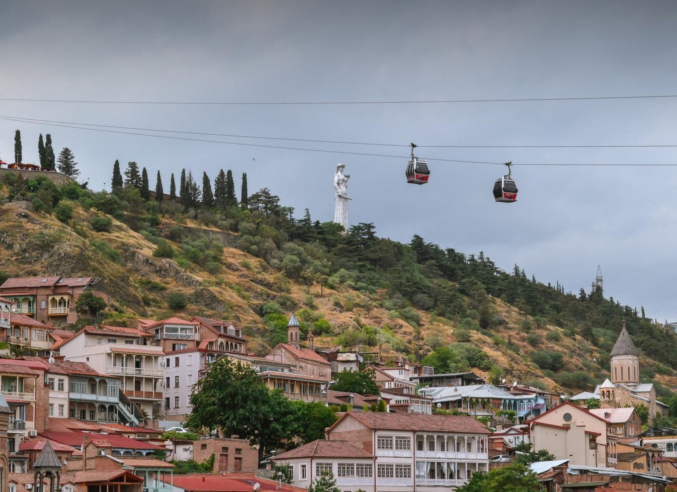 Oplevelse med byvandring i Tbilisi, vinsmagning og bådtur på floden