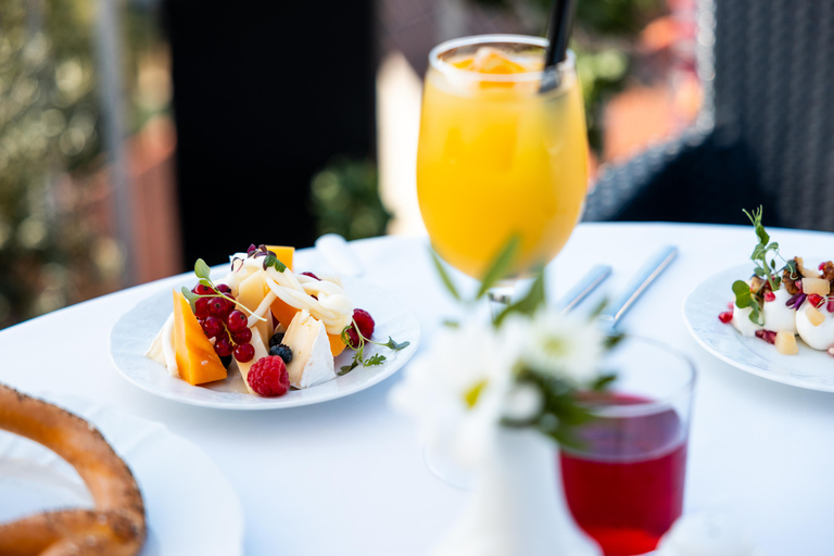 Prague: Sky Bar Aperitivo Menu with Drink & Panoramic Views 1-Hour Option with Aperitivo Menu and 1 Drink