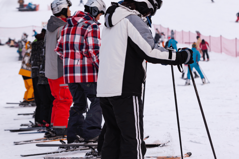 Busan: Eden Valley Ski Resort Tagestour mit AusrüstungsverleihSchlitten Tour (3Jahre▲)