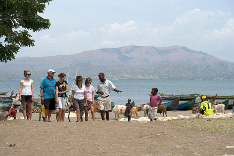 Kisumu: Rusinga Island Fish BBQ & Luanda Magere Tour