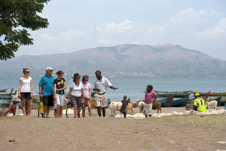 Kisumu: Rusinga Island Fish BBQ & Luanda Magere Tour