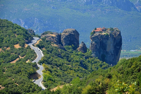 Meteora Monasteries: Full Day Tour from Athens