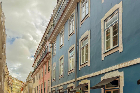 Lisbon: Guided Tuk Tuk Tour with Local Guide