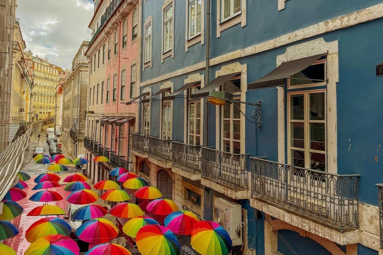 Lisbon: Guided Tuk Tuk Tour with Local Guide