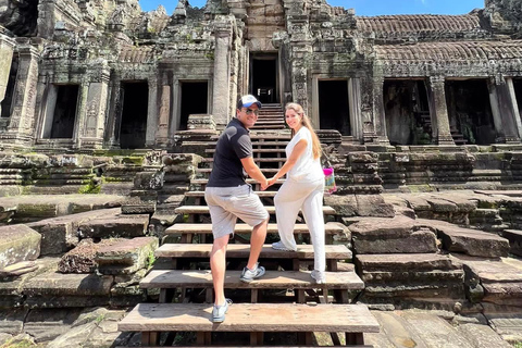 Siem Reap: 2-Day Private Angkor Wat Tuk-Tuk Tour in Spanish Spanish Driver: 2-Day Private Angkor Temples & Banteay Srei
